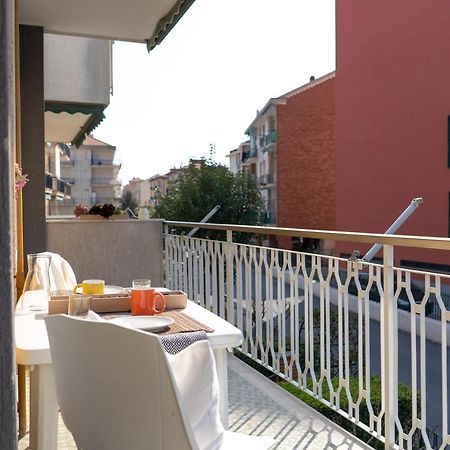 Pietra Ligure Downtown Convenience -Free Parking Apartment Exterior photo