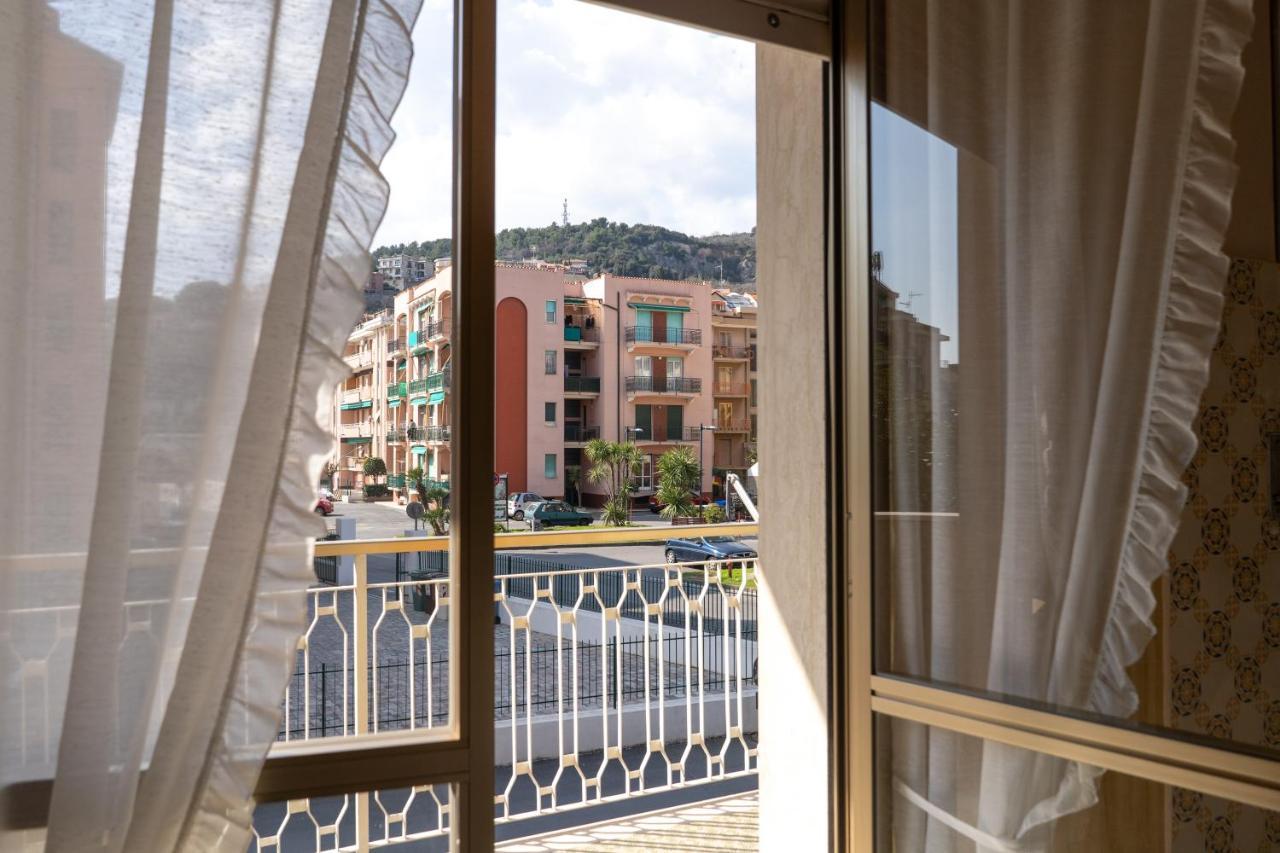 Pietra Ligure Downtown Convenience -Free Parking Apartment Exterior photo